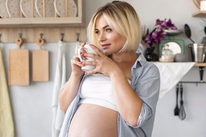 Правильный и безопасный уход за кожей во время беременности фото